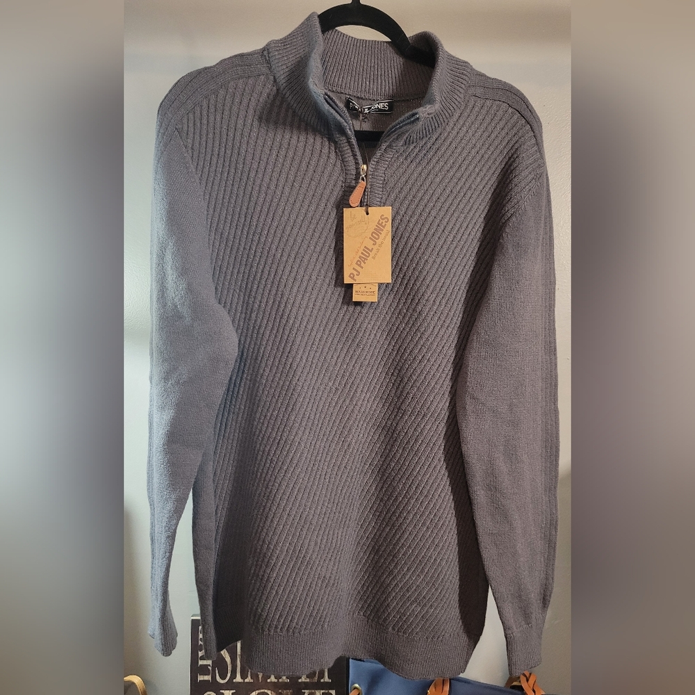 Paul Jones Gray Sweater with Ribbed Knit Pattern